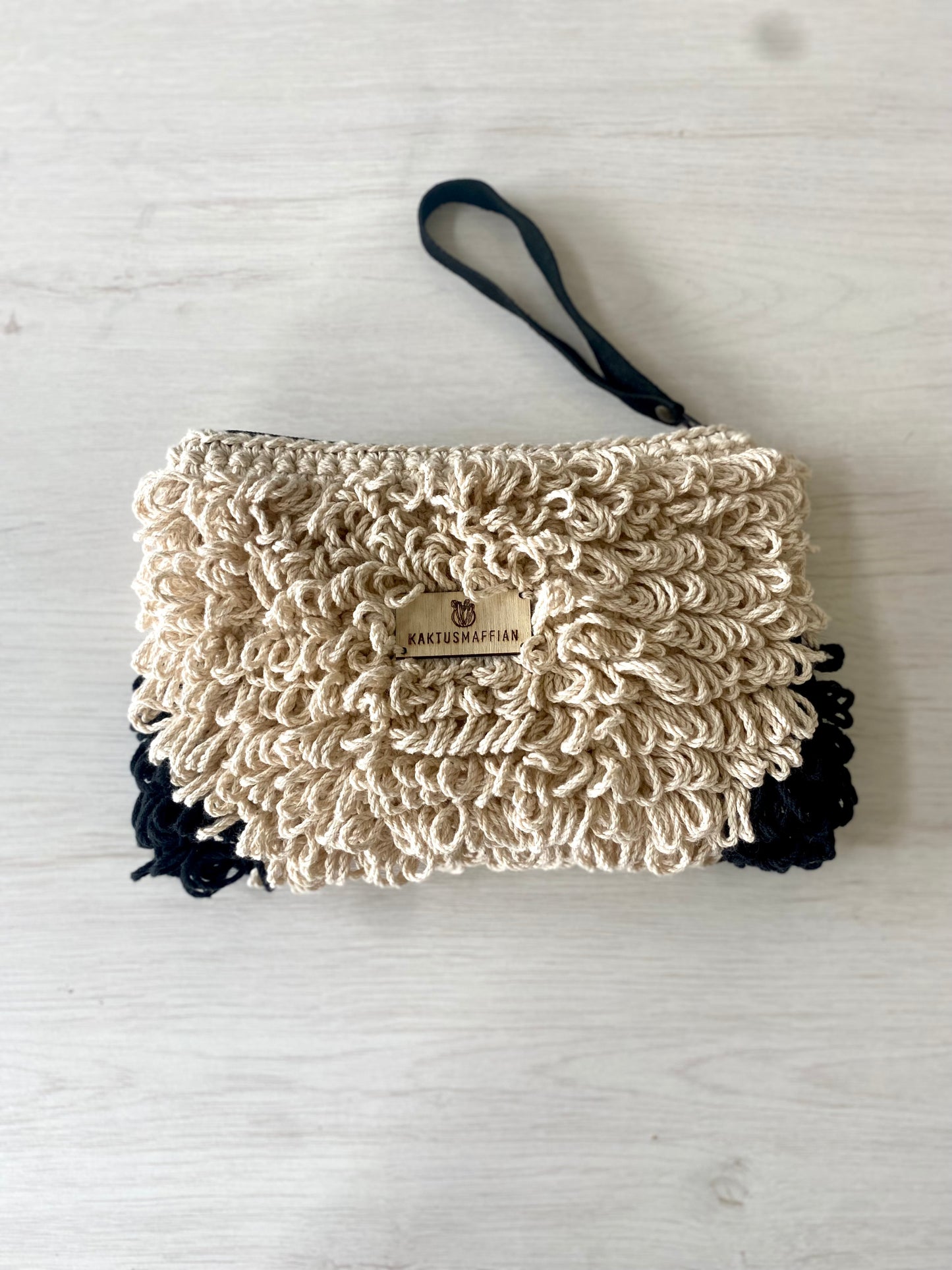 Lupita Esq clutch